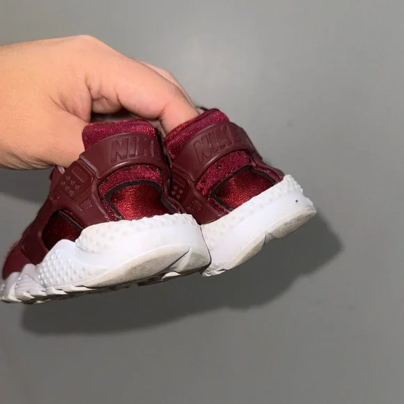Nike Kids Huarache Burgundy Sneakers - Picture 5 of 6